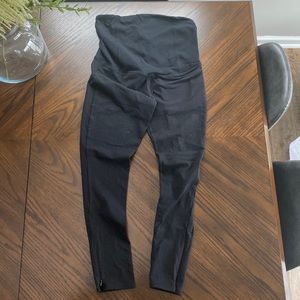 Ingrid & Isabel Maternity Leggings